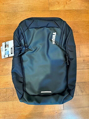 Thule Chasm Laptop Backpack 26L Black NWT